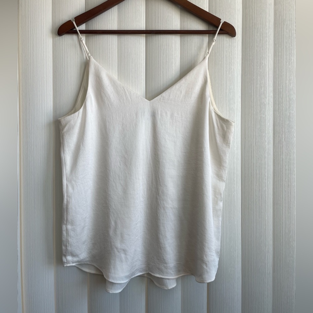 Express loose fit tank in off white. Size medium.